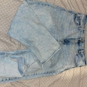 Celebrity Pink Size 13/31 Straight Leg Distressed Jeans